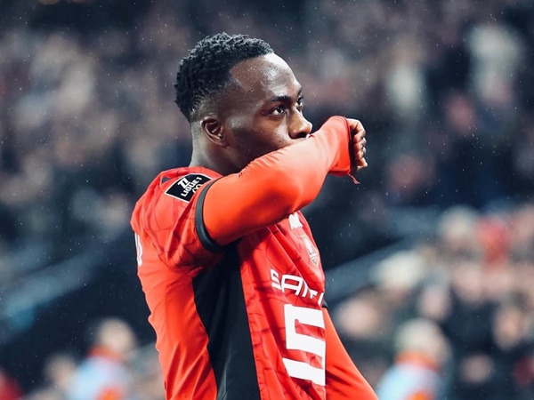 Media Italia Klaim AC Milan Bidik Arnaud Kalimuendo dari Stade Rennais